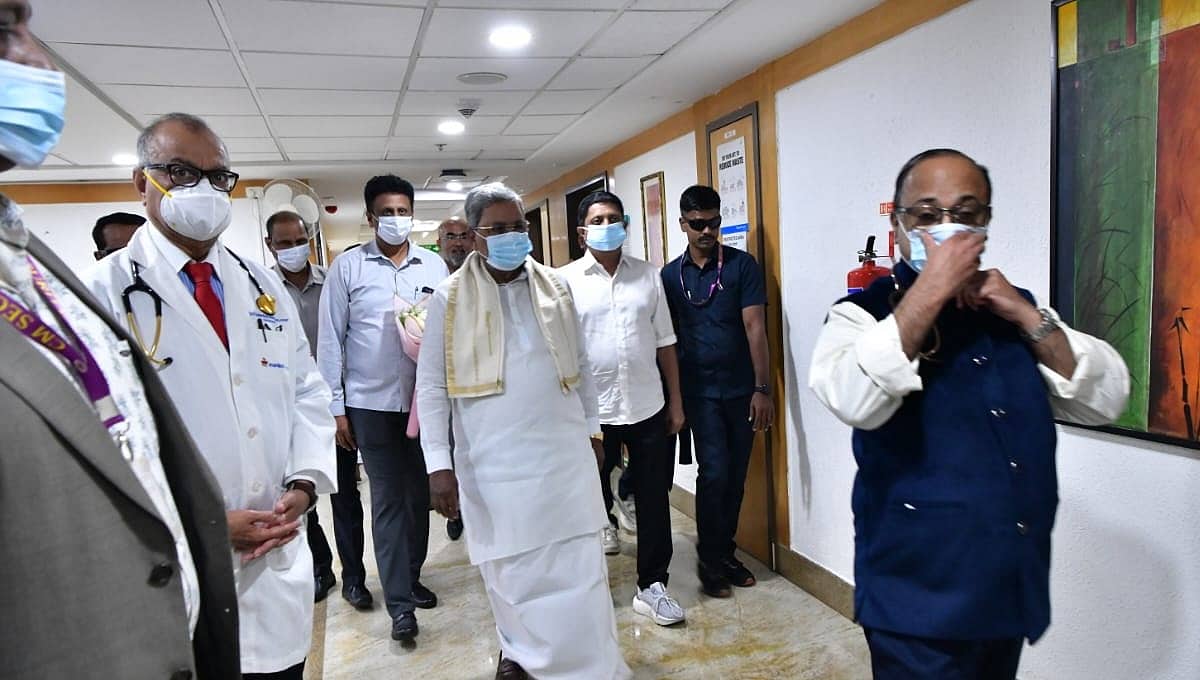 ರಾಜ್ಯಪಾಲ ಗೆಹ್ಲೋಟ್ ಆಸ್ಪತ್ರೆಗೆ ದಾಖಲು; ಆರೋಗ್ಯ ವಿಚಾರಿಸಿದ ಸಿಎಂ ಸಿದ್ದರಾಮಯ್ಯ
