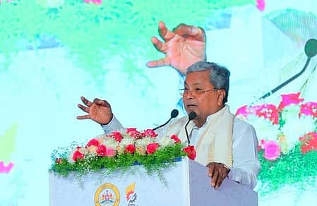 'ವಯನಾಡಿನ ಜಿಲ್ಲಾಧಿಕಾರಿಯಂತೆ ವರ್ತಿಸುವ ಮುಖ್ಯಮಂತ್ರಿ ಸಿದ್ದರಾಮಯ್ಯರನ್ನು ಕರ್ನಾಟಕ ಎಷ್ಟು ದಿನ ಸಹಿಸಿಕೊಳ್ಳುತ್ತದೆ?'