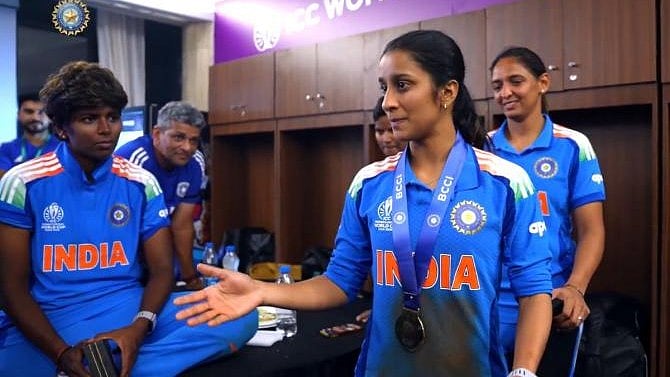 Women's ODI World Cup: ಡ್ರೆಸ್ಸಿಂಗ್ ರೂಮ್ ನಲ್ಲಿ 'ಜೆಮಿಮಾ' ಗೆ ಭರ್ಜರಿ ಸ್ವಾಗತ; ಭಾವನಾತ್ಮಕ ಕ್ಷಣದ Video