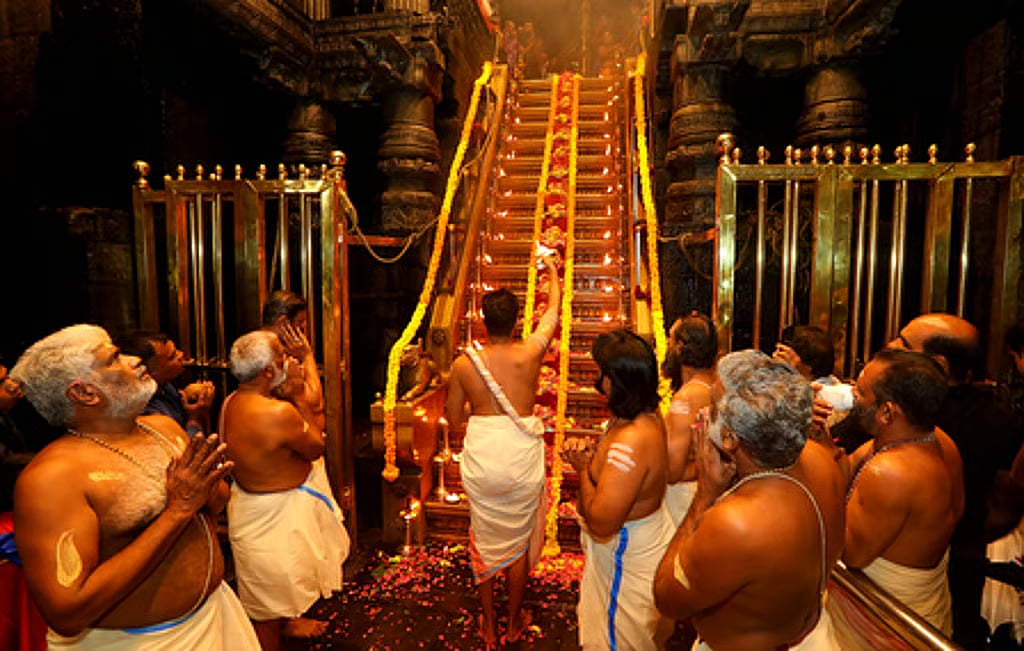 ಶಬರಿಮಲೆ ದೇವಸ್ಥಾನದ ಚಿನ್ನ ಕಳ್ಳತನ ಪ್ರಕರಣ: ಮಾಜಿ ಕಾರ್ಯನಿರ್ವಾಹಕ ಅಧಿಕಾರಿ ಬಂಧನ