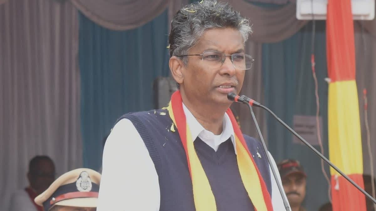 ನವೆಂಬರ್ ಕ್ರಾಂತಿ ಗದ್ದಲ ನಡುವಲ್ಲೇ ಸತೀಶ್ ಜಾರಕಿಹೊಳಿ ದಿಢೀರ್ ದೆಹಲಿಗೆ: ಕುತೂಹಲ