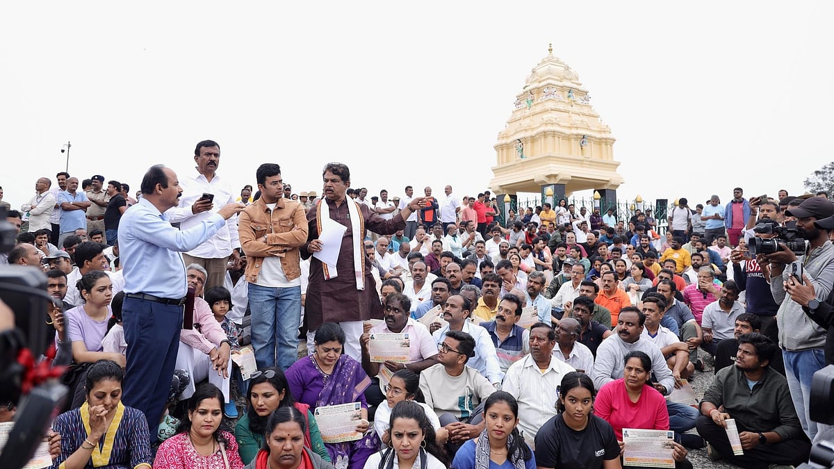 STOP THE TUNNEL ROAD SCAM! 'ಬೆಂಗಳೂರು ರಕ್ಷಿಸಿ - ಟನಲ್ ರೋಡ್ ನಿಲ್ಲಿಸಿ': ಬಿಜೆಪಿ ಪ್ರತಿಭಟನೆ; ಸಹಿ ಸಂಗ್ರಹ ಅಭಿಯಾನ! 