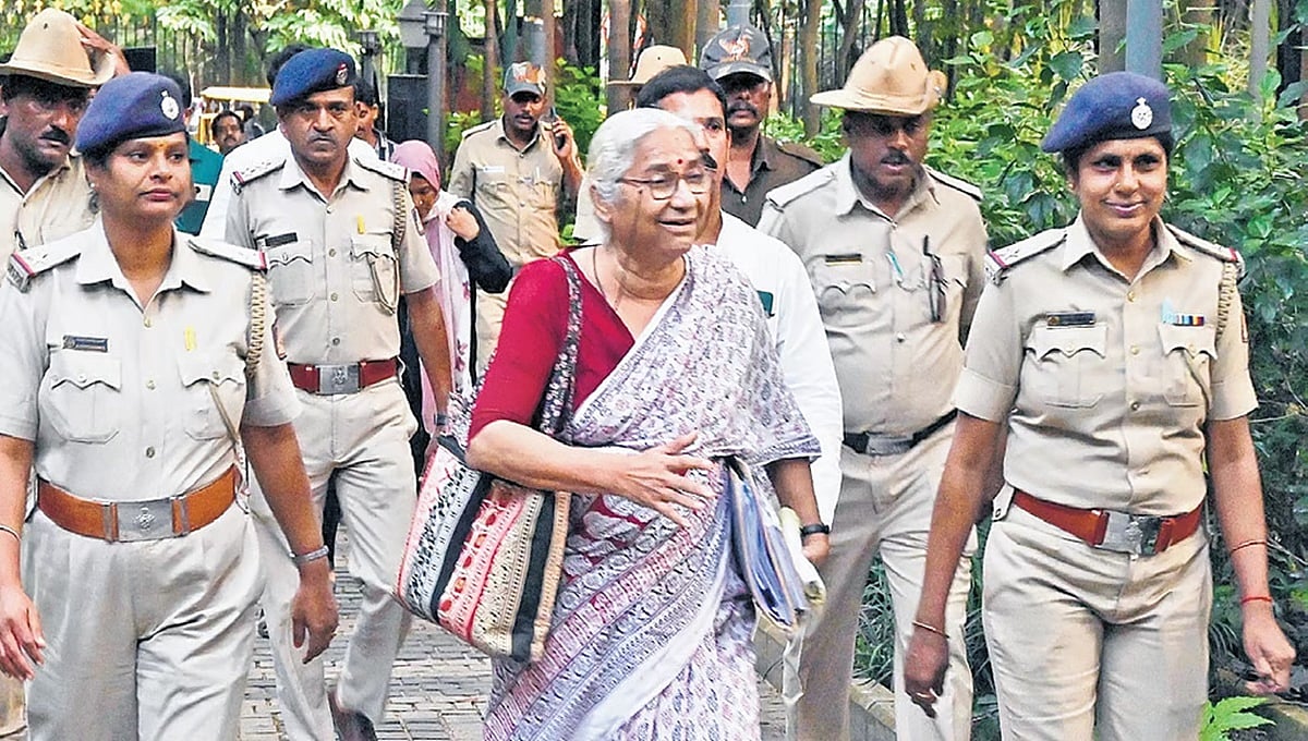 ಹೊನ್ನಾವರ ಬಂದರು, ಶರಾವತಿ ಯೋಜನೆ ಕೈ ಬಿಡಿ: ಸಿಎಂ ಸಿದ್ದರಾಮಯ್ಯಗೆ ಮೇಧಾ ಪಾಟ್ಕರ್ ಮನವಿ