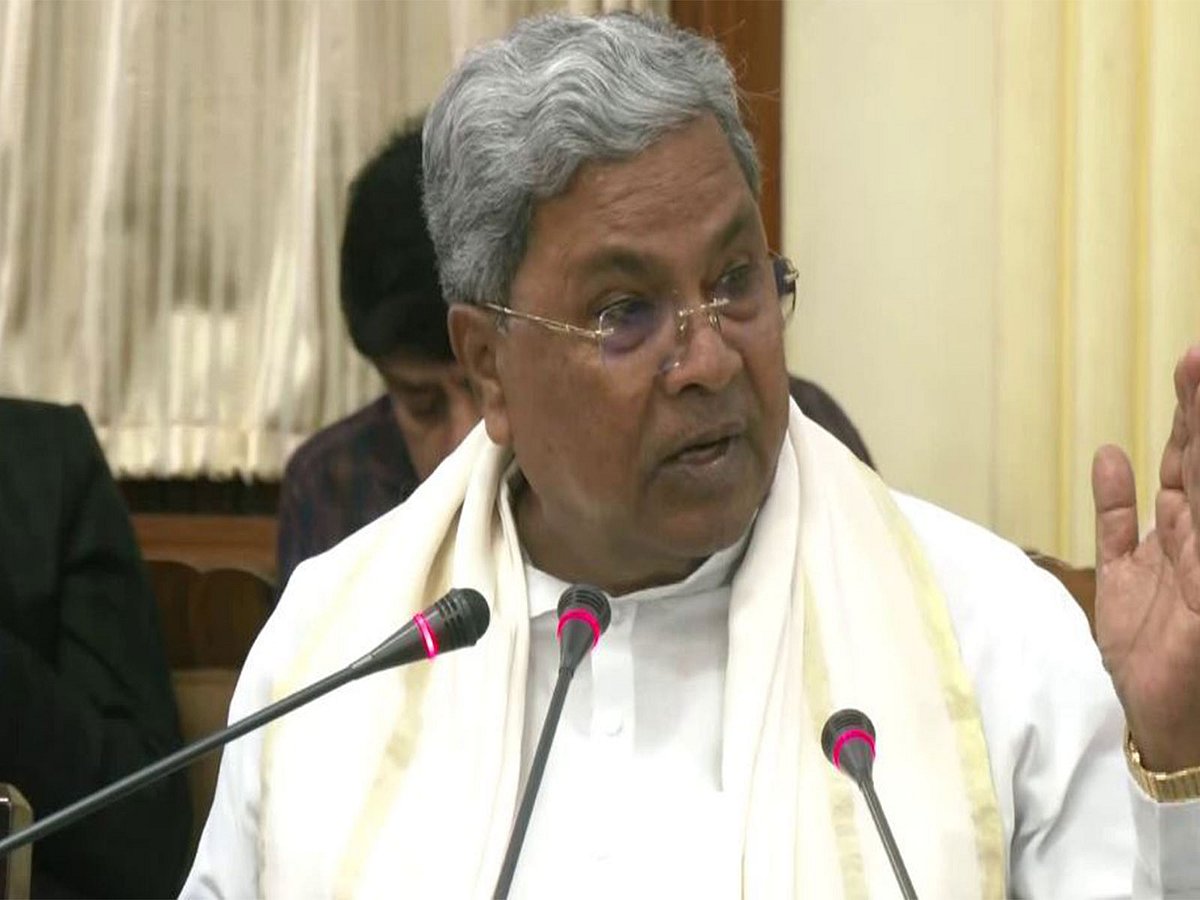 ಕಬ್ಬು ಬೆಳೆಗಾರರ ಪ್ರತಿಭಟನೆ: 'ಆಡಳಿತ ನಡೆಸಲು ಸಾಧ್ಯವಾಗದಿದ್ದರೆ ಮುಖ್ಯಮಂತ್ರಿ ಸಿದ್ದರಾಮಯ್ಯ ರಾಜೀನಾಮೆ ನೀಡಲಿ'