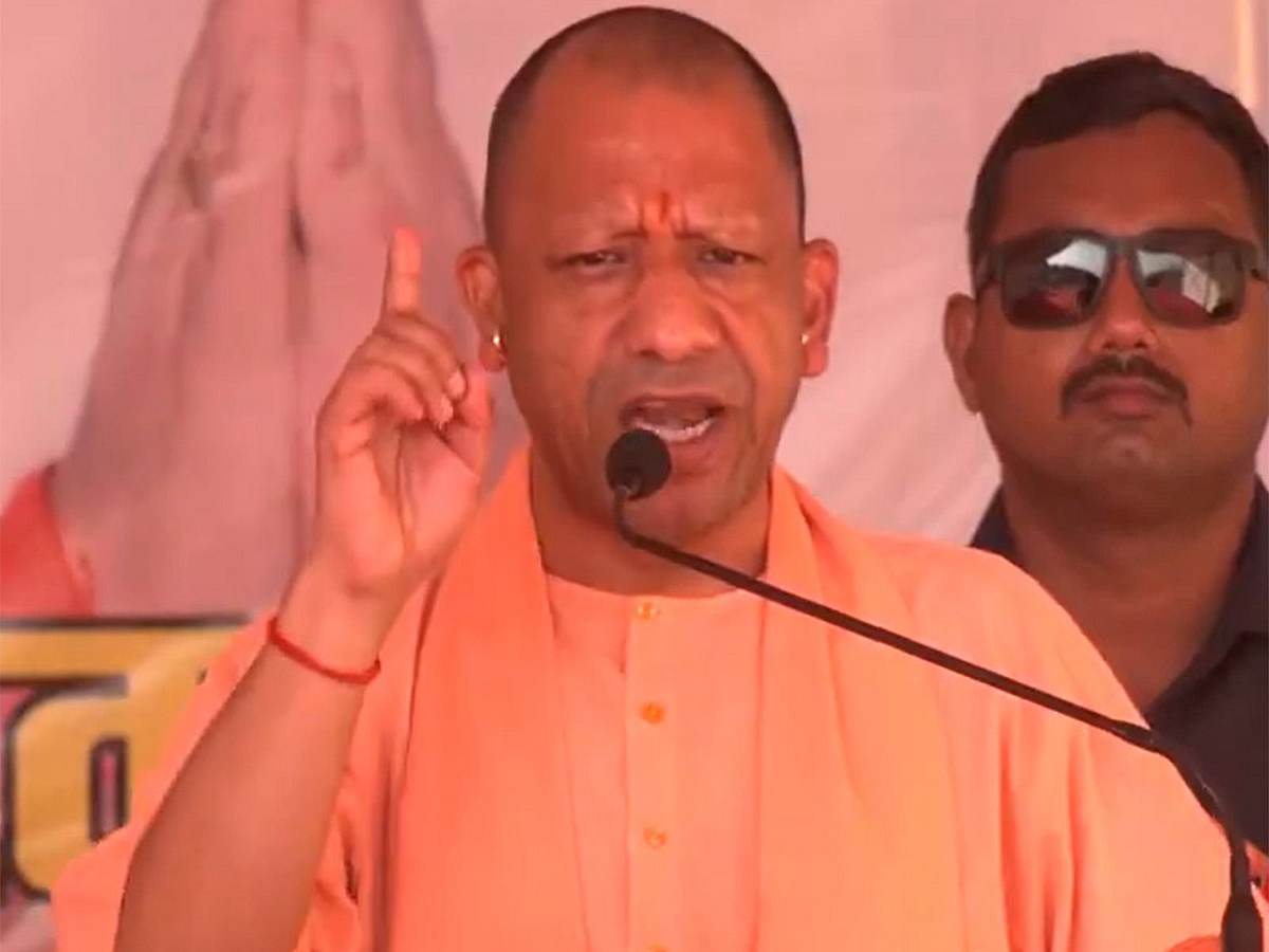 ಉತ್ತರ ಪ್ರದೇಶದ ಎಲ್ಲ ಶಿಕ್ಷಣ ಸಂಸ್ಥೆಗಳಲ್ಲಿ 'ವಂದೇ ಮಾತರಂ' ಹಾಡುವುದು ಕಡ್ಡಾಯ ಶೀಘ್ರದಲ್ಲೆ: ಯೋಗಿ ಆದಿತ್ಯನಾಥ್