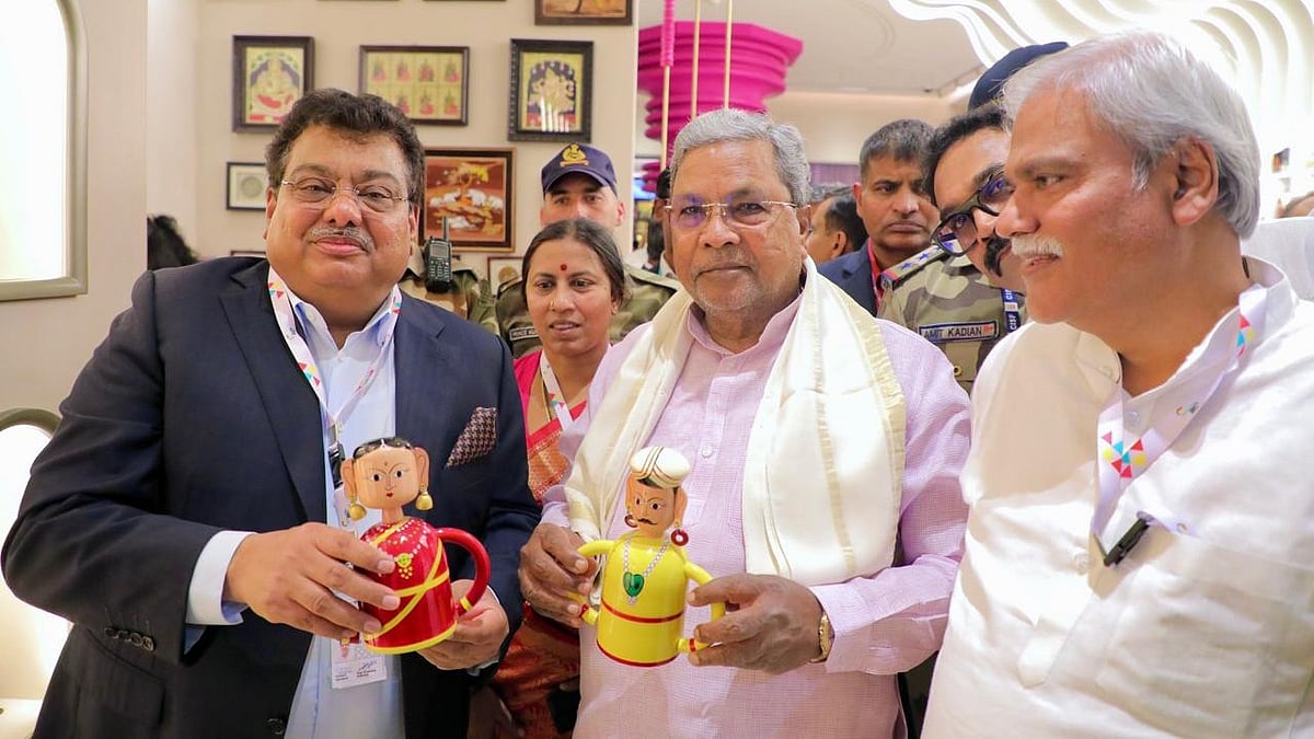 ಕೆಂಪೇಗೌಡ ಅಂತಾರಾಷ್ಟ್ರೀಯ ವಿಮಾನ ನಿಲ್ದಾಣ: 'ಕಲಾ ಲೋಕ' ಮಳಿಗೆಗೆ ಸಿಎಂ ಸಿದ್ದರಾಮಯ್ಯ ಚಾಲನೆ
