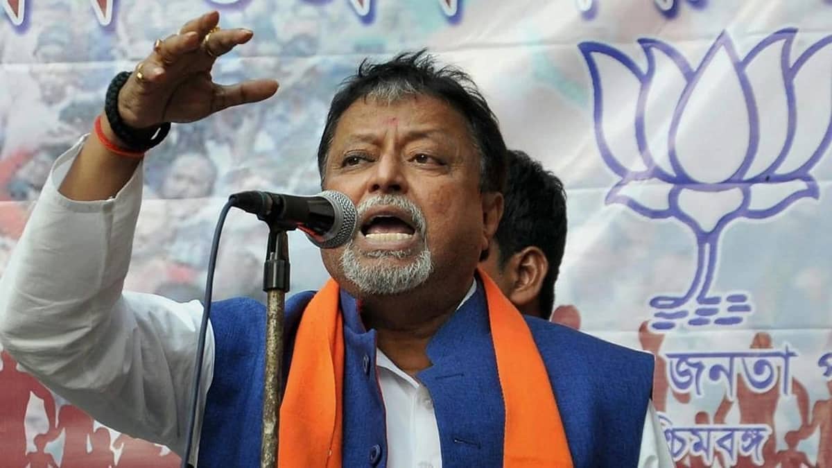 ಇದೇ ಮೊದಲು: ಬಿಜೆಪಿಯಿಂದ ಗೆದ್ದು TMC ಸೇರಿದ್ದ ಮುಕುಲ್ ರಾಯ್ ಶಾಸಕ ಸ್ಥಾನ ರದ್ದುಗೊಳಿಸಿದ ಹೈಕೋರ್ಟ್!