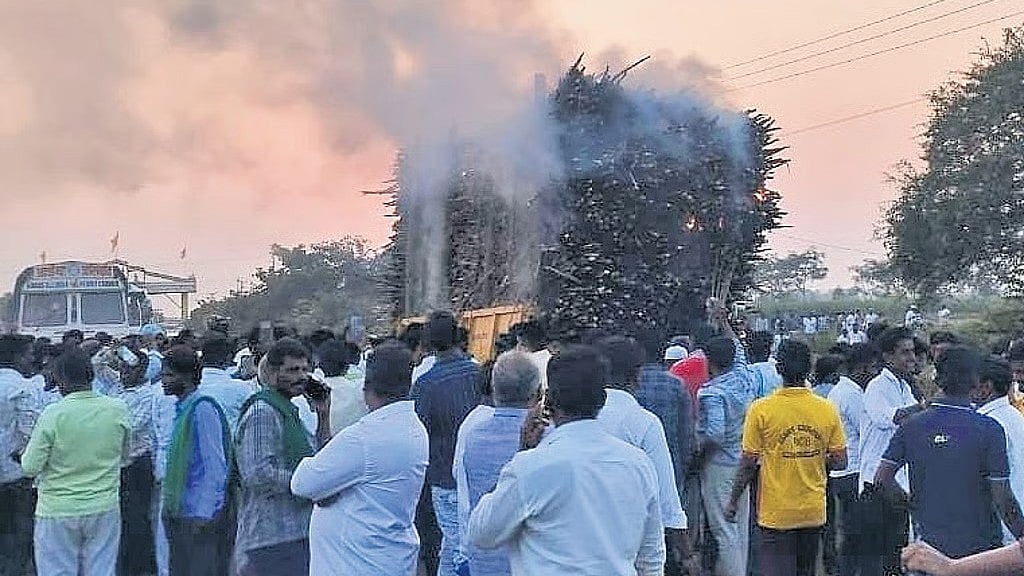ಕಬ್ಬಿನ ಟ್ರ್ಯಾಕ್ಟರ್ಗಳಿಗೆ ಬೆಂಕಿ: ರೈತರಿಗೆ ಪರಿಹಾರದ ಭರವಸೆ ನೀಡಿದ ಸಚಿವ ಶಿವಾನಂದ್ ಪಾಟೀಲ್