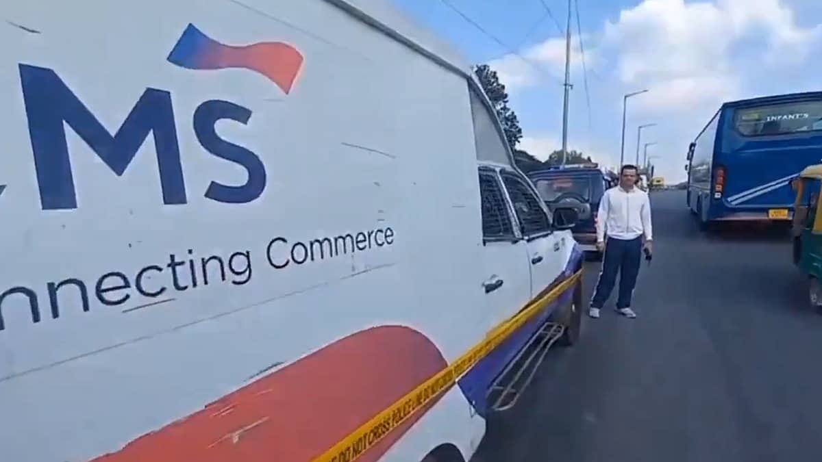 ಬೆಂಗಳೂರಿನಲ್ಲಿ ಹಾಡಹಗಲೇ 7 ಕೋಟಿ ರೂ ಹಣ ದರೋಡೆ; ಗ್ಯಾಂಗ್ ಪರಾರಿ! Video