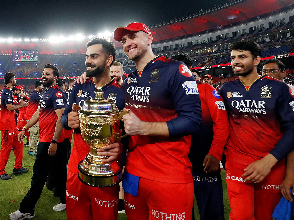 IPL 2026: ಟೂರ್ನಿ ಆರಂಭಕ್ಕೂ ಮುನ್ನವೇ RCBಗೆ ಸಂಕಷ್ಟ; ತಂಡದ ಸ್ಟಾರ್ ಬೌಲರ್ ಸೇರ್ಪಡೆ ಬಗ್ಗೆಯೇ ಅನುಮಾನ!