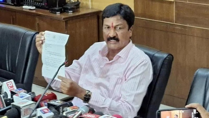ವೇದಿಕೆ ಸಜ್ಜಾಗಿದೆ, ಕೆಲವೇ ದಿನಗಳಲ್ಲಿ ಯತ್ನಾಳ್ ಬಿಜೆಪಿಗೆ ವಾಪಸ್: ಸಂಚಲನ ಸೃಷ್ಟಿಸಿದ ರಮೇಶ್ ಜಾರಕಿಹೊಳಿ ಹೇಳಿಕೆ