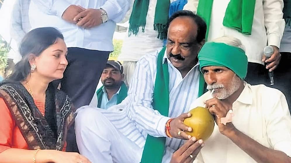 ಖರೀದಿ ಭರವಸೆ ನೀಡಿದ ಸರ್ಕಾರ: ಮೆಕ್ಕೆಜೋಳ ರೈತರ ಸತ್ಯಾಗ್ರಹ ಅಂತ್ಯ