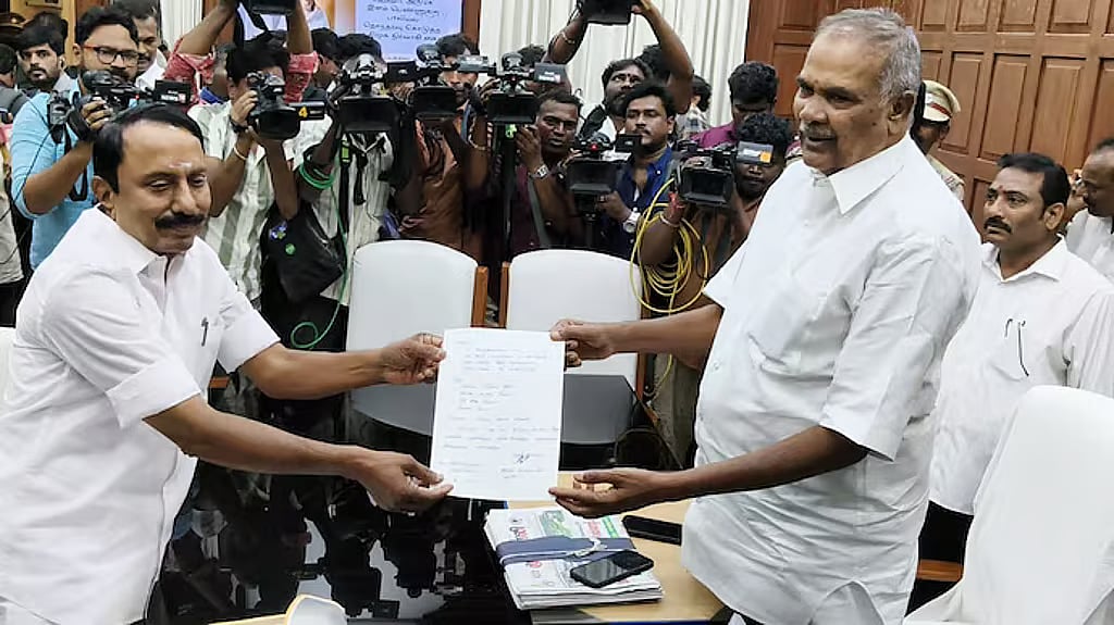 ಟಿವಿಕೆ ಸೇರುವ ಊಹಾಪೋಹಗಳ ನಡುವೆ, ಶಾಸಕ ಸ್ಥಾನಕ್ಕೆ ಸೆಂಗೊಟ್ಟೈಯನ್ ರಾಜೀನಾಮೆ