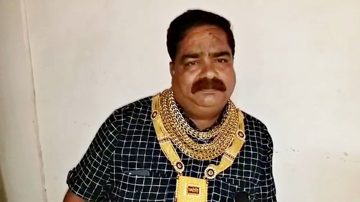 ಚಿತ್ತೋರಗಢದ 'ಬಪ್ಪಿ ಲಹಿರಿ'ಗೆ 5 ಕೋಟಿ ರೂ ಬೇಡಿಕೆ: ಚಿನ್ನದ ಮನುಷ್ಯನಿಗೆ 'ಬಂಗಾರ' ಧರಿಸಿದಂತೆ ಎಚ್ಚರಿಕೆ!