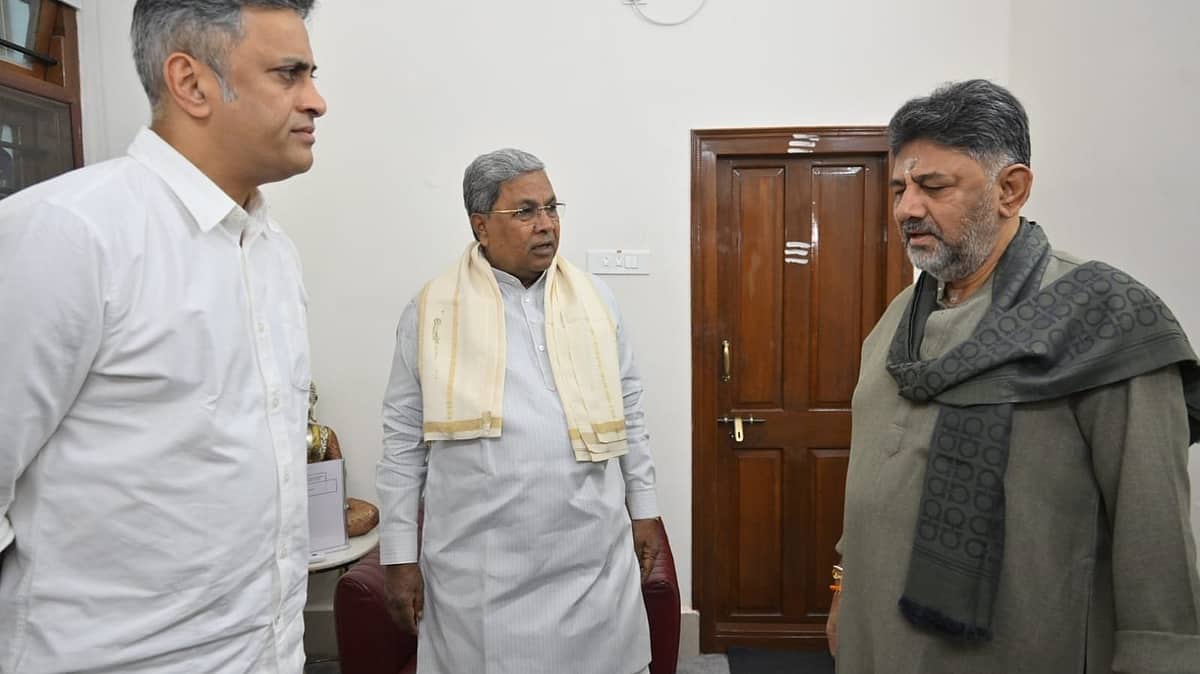 ಅಧಿಕಾರ ಹಂಚಿಕೆ ಕಗ್ಗಂಟು: ಸಿದ್ದು ನಿವಾಸದಲ್ಲಿ ಡಿಕೆಶಿ; Breakfast ಮೀಟಿಂಗ್ ನಲ್ಲಿ ಮುಖಾಮುಖಿ; ಯಾರು-ಯಾರಿಗೆ ಮನವೊಲಿಸುತ್ತಾರೆ?