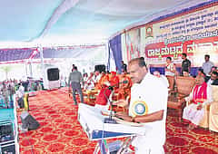 ಶಿವಮೊಗ್ಗ: ಪಠ್ಯ ಪುಸ್ತಕಗಳಲ್ಲಿ 'ಭಗವದ್ಗೀತೆ' ಸೇರಿಸಲು ಕೇಂದ್ರಕ್ಕೆ ಎಚ್.ಡಿ ಕುಮಾರಸ್ವಾಮಿ ಒತ್ತಾಯ!