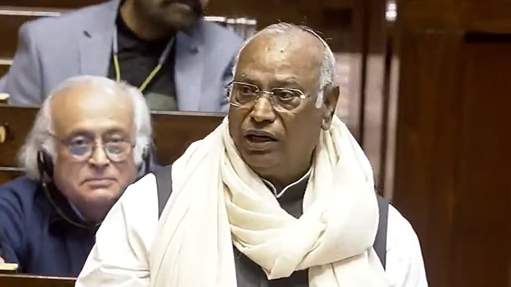 ಮೋದಿಯೇ 'ಅತಿದೊಡ್ಡ ಡ್ರಾಮಾಬಾಜಿ': 'ನಾಟಕ ಬೇಡ' ಎಂದ ಪ್ರಧಾನಿಗೆ ಕಾಂಗ್ರೆಸ್ ತಿರುಗೇಟು