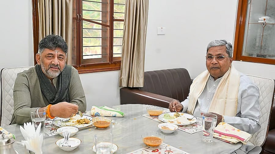 ಸಿದ್ದರಾಮಯ್ಯಗೆ ನೆಚ್ಚಿನ 'ನಾಟಿ ಕೋಳಿ ಸಾರು' ಬಡಿಸಲಿರುವ ಡಿ.ಕೆ ಶಿವಕುಮಾರ್: ತೀವ್ರ ಕುತೂಹಲ ಕೆರಳಿಸಿದ 2ನೇ ಬ್ರೇಕ್ ಫಾಸ್ಟ್ ಮೀಟಿಂಗ್!