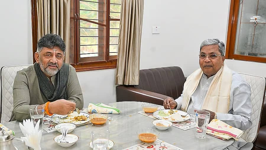 ಸಿದ್ದರಾಮಯ್ಯಗೆ ನೆಚ್ಚಿನ 'ನಾಟಿ ಕೋಳಿ ಸಾರು' ಬಡಿಸಲಿರುವ ಡಿ.ಕೆ ಶಿವಕುಮಾರ್: ತೀವ್ರ ಕುತೂಹಲ ಕೆರಳಿಸಿದ 2ನೇ ಬ್ರೇಕ್ ಫಾಸ್ಟ್ ಮೀಟಿಂಗ್!