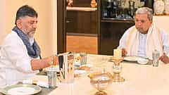 CM-DCM ಬ್ರೇಕ್ ಫಾಸ್ಟ್ ಮೀಟಿಂಗ್: ಹನುಮ ಜಯಂತಿಯಂದು ಚಿಕನ್ ಸವಿದ ಸಿಎಂ; BJP ಕಿಡಿ