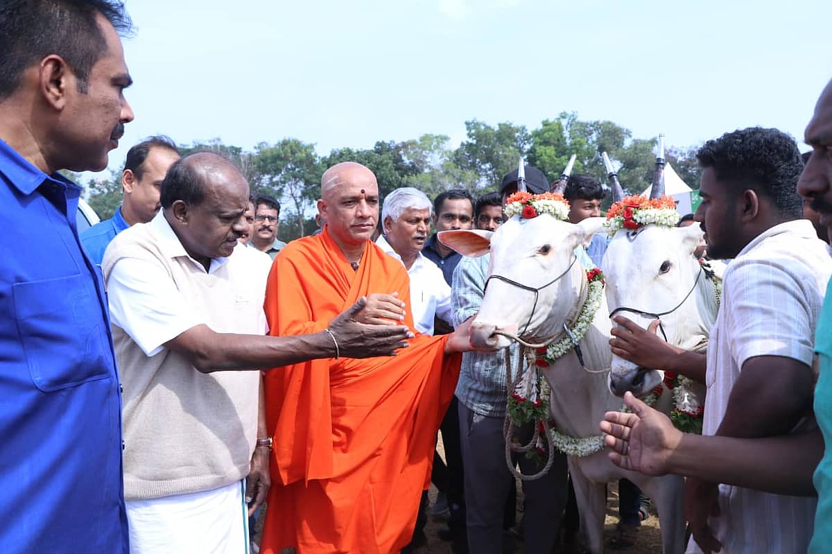 ಆದಿಚುಂಚನಗಿರಿ ಶ್ರೀಗಳ ಕ್ಷಮೆ ಕೇಳಿದ HDK: ಅಗೌರವ ಆಗಬಾರದೆಂಬ ದೃಷ್ಟಿಯಿಂದ ಹೇಳಿದ್ದೆ ಎಂದು ಸ್ಪಷ್ಟನೆ