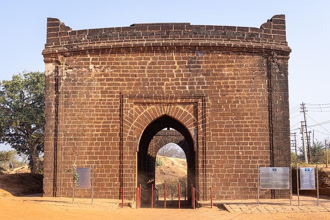 ಗೇಟ್ ಆಫ್ ಓಲ್ಡ್ ಫೋರ್ಟ್