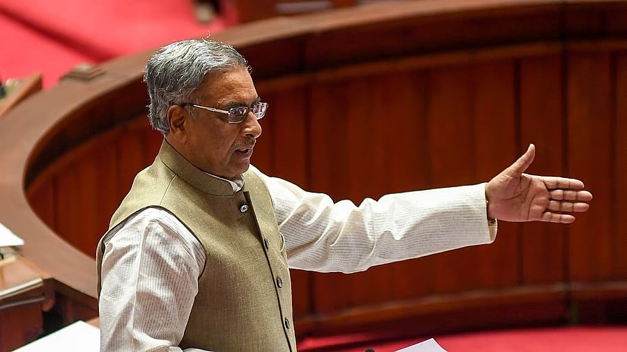 ಫೋನ್ ಕರೆ ಸ್ವೀಕರಿಸಲು ಅಧಿಕಾರಿಗಳಿಗೆ ಸೂಚನೆ ನೀಡಿ: ಮುಖ್ಯ ಕಾರ್ಯದರ್ಶಿಗೆ ಹೊರಟ್ಟಿ ಪತ್ರ..!