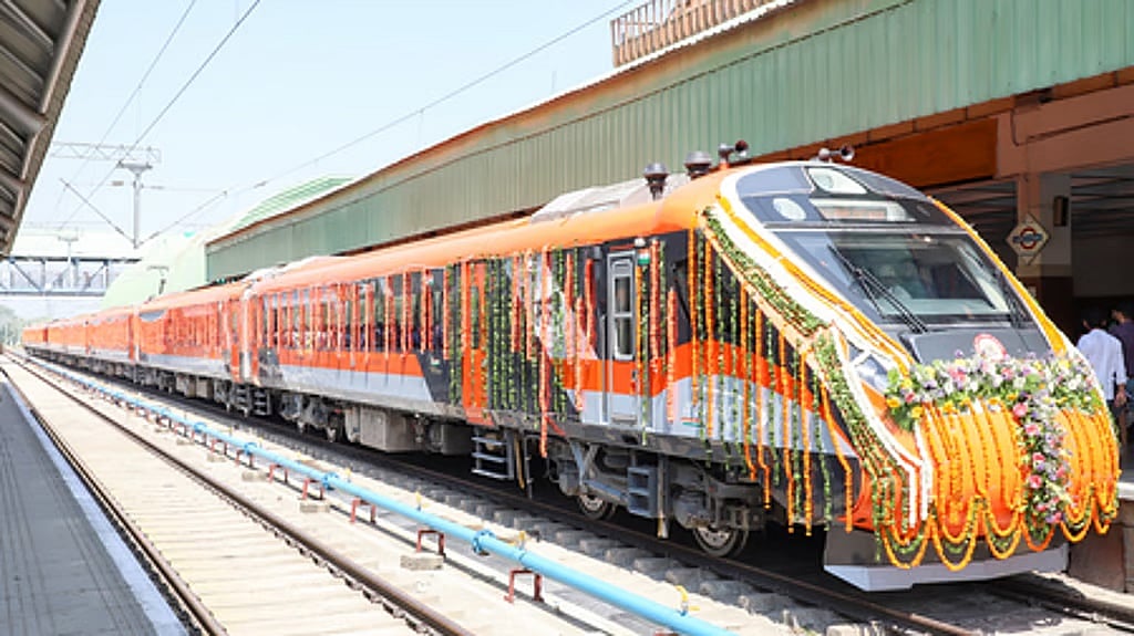 ಬೆಂಗಳೂರು-ಎರ್ನಾಕುಲಂ ವಂದೇ ಭಾರತ್ ಎಕ್ಸ್ ಪ್ರೆಸ್ ರೈಲು: ನವೆಂಬರ್ ತಿಂಗಳಲ್ಲಿ 55 ಸಾವಿರ ಮಂದಿ ಪ್ರಯಾಣ