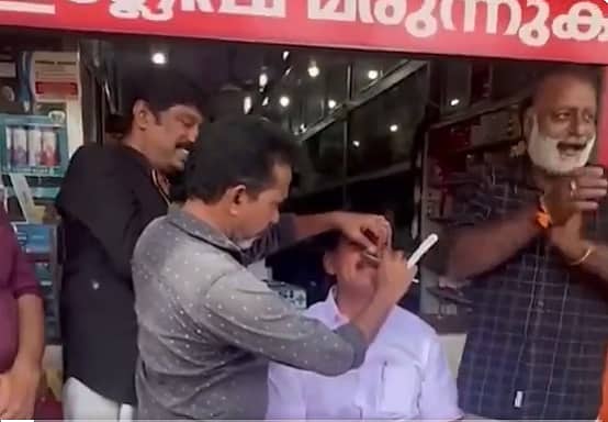 Kerala: ಸ್ಥಳೀಯ ಚುನಾವಣೆಯಲ್ಲಿ LDF ಸೋಲು; ಕೊಟ್ಟ ಮಾತಿನಂತೆ ಮೀಸೆ ಬೋಳಿಸಿಕೊಂಡ ಕಾರ್ಯಕರ್ತ; Video