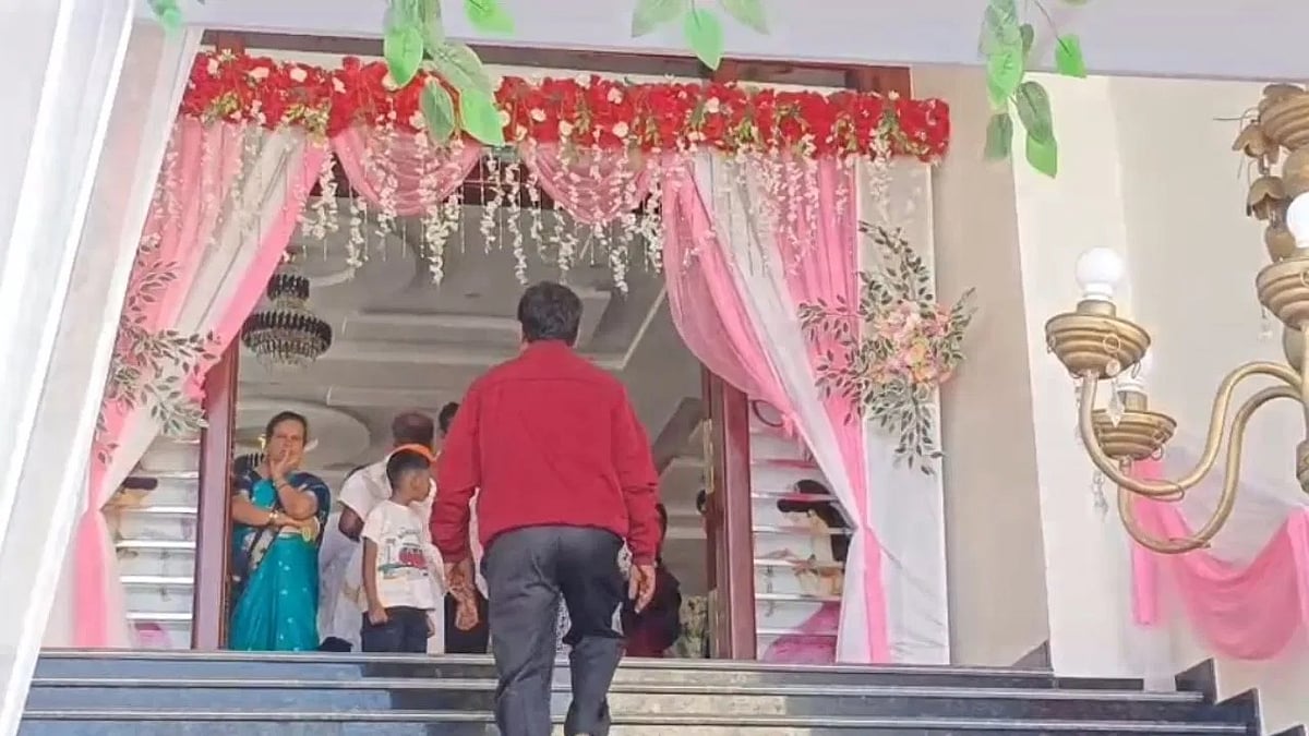 ಚಿಕ್ಕಮಗಳೂರು: ಬೇರೆ ಯುವತಿ ಜೊತೆ ವಿವಾಹ; ಕಲ್ಯಾಣ ಮಂಟಪಕ್ಕೆ ನುಗ್ಗಿ ಯುವಕನಿಗೆ ಶಾಕ್​ ಕೊಟ್ಟ ಲವರ್!