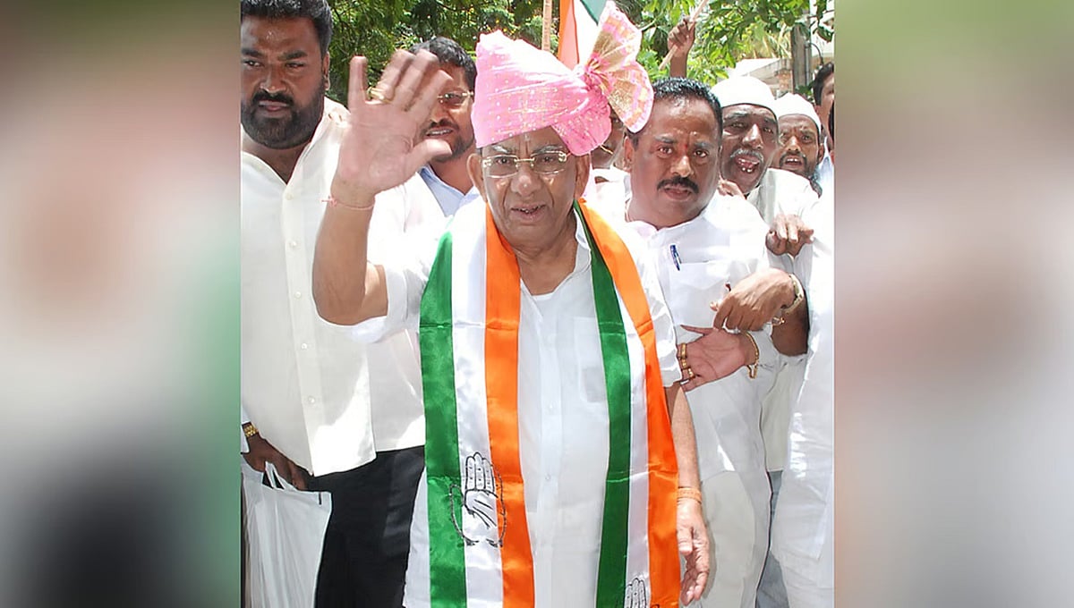 ಶಾಮನೂರು ವೇಷ ನೂರು: ಪಕ್ಷ ಮೀರಿದ ಸಮುದಾಯ ಪ್ರೇಮ; ಹಲವರ ಪಾಲಿನ ಆಲದ ಮರ-ದೇವಾಲಯ; ಮಠಗಳಿಗೆ ಸಮೃದ್ಧ ದೇಣಿಗೆ!