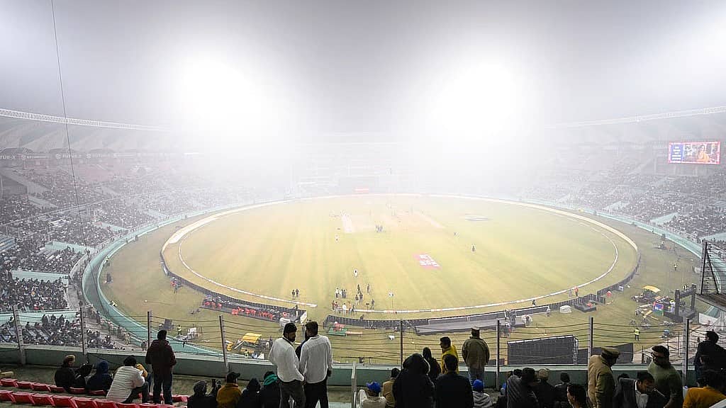 IND vs SA 4th T20: ದಟ್ಟ ಮಂಜು ಹಿನ್ನೆಲೆ ಪಂದ್ಯ ರದ್ದು; ಖಾಸಗಿ ಆ್ಯಪ್'ಗಳ AQI ಮಾಹಿತಿ ಅವಲಂಬಿಸದಂತೆ ಸರ್ಕಾರ ಎಚ್ಚರಿಕೆ