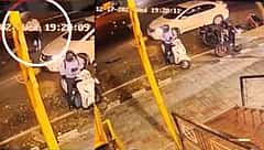ಬೆಂಗಳೂರು: ರಸ್ತೆ ದಾಟುತ್ತಿದ್ದ ವೇಳೆ ವೇಗವಾಗಿ ಬಂದ ಕಾರು ಡಿಕ್ಕಿ; ಹೈಕೋರ್ಟ್ ವಕೀಲ ಸಾವು, ಮತ್ತಿಬ್ಬರಿಗೆ ಗಾಯ