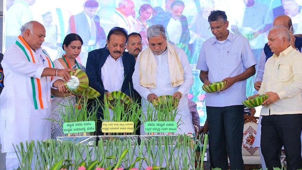 ರಾಜ್ಯದಲ್ಲಿಯೇ ಮಂಡ್ಯ ಜಿಲ್ಲೆಯಲ್ಲಿ ಹೆಚ್ಚು ವ್ಯವಸಾಯ; 'ಭೂಮಿ'ಯನ್ನು ಬಂಜೆ ಮಾಡಬಾರದು: ಸಿಎಂ ಸಿದ್ದರಾಮಯ್ಯ