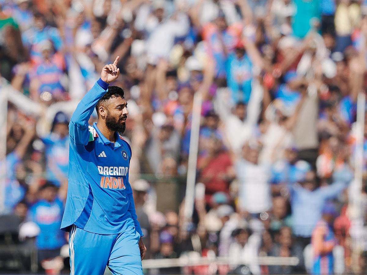 ಮತ್ತೊಂದು 'ಟೀ ಕಪ್' ಫೋಟೊ ಹಂಚಿಕೊಂಡ ವರುಣ್ ಚಕ್ರವರ್ತಿ; ಮತ್ತೆ ಪಾಕಿಸ್ತಾನವನ್ನು ಅಣಕಿಸಿದ ಸ್ಟಾರ್ ಬೌಲರ್!