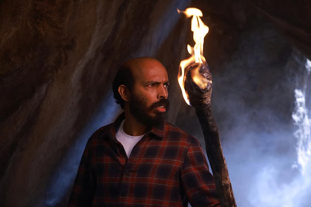 'ರಕ್ಕಸಪುರದೊಳ್' ಟೀಸರ್ ರಿಲೀಸ್: ರಾಜ್ ಬಿ ಶೆಟ್ಟಿ ನಟನೆಯ ಬಹುನಿರೀಕ್ಷಿತ ಚಿತ್ರ ಬಿಡುಗಡೆ ದಿನಾಂಕ ನಿಗದಿ!