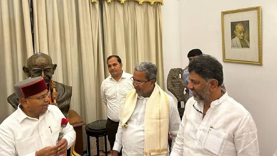 New Year 2026: ಕಳೆದ ವರ್ಷದ ಸಾಧನೆಗಳ ಸ್ಪೂರ್ತಿಯೊಂದಿಗೆ ನೂತನ ವರ್ಷವ ಸ್ವಾಗತಿಸೋಣ; ಜನತೆಗೆ CM-DCM ಶುಭಾಶಯ