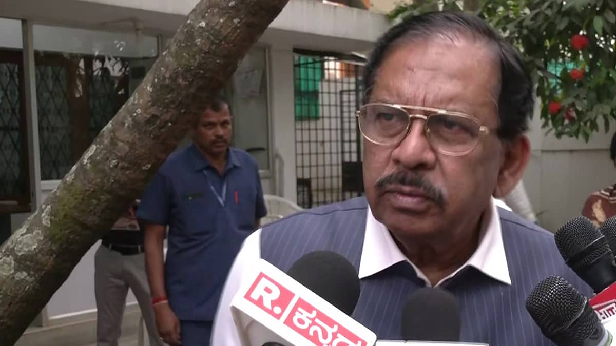ಬಳ್ಳಾರಿ ಫೈರಿಂಗ್: ಎರಡು ಬಾರಿ ಮರಣೋತ್ತರ ಪರೀಕ್ಷೆ ನಡೆಸಿಲ್ಲ; HDK ಆರೋಪ ತಳ್ಳಿಹಾಕಿದ ಪರಮೇಶ್ವರ