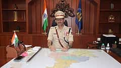 ಬಳ್ಳಾರಿ ಫೈರಿಂಗ್: 'ಆಘಾತವಾಗಿದೆ ನಿಜ.. ಆತ್ಮಹತ್ಯೆಗೆ ಯತ್ನಿಸಿಲ್ಲ'; ಎಸ್ಪಿ ಪವನ್ ನೆಜ್ಜೂರ್ ತಂದೆ ಫೇಸ್ಬುಕ್ ಪೋಸ್ಟ್ ವೈರಲ್!
