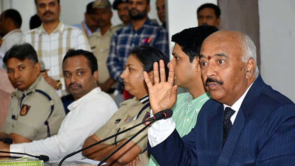 ಕನಕಪುರದಲ್ಲಿ 63 ಅಕ್ರಮ ಬಡಾವಣೆ, 28 ಪಿಜಿ ಪತ್ತೆ; ಡಿಸಿಎಂ ಸೇರಿ ಅಧಿಕಾರಿಗಳಿಂದ ವಿವರ ಕೇಳಿದ ಉಪ ಲೋಕಾಯುಕ್ತ; ಸ್ವಪ್ರೇರಿತ ಕೇಸು ದಾಖಲು