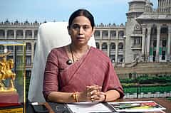 ಶಾಲಾ-ಕಾಲೇಜುಗಳಲ್ಲಿ ಸೋಷಿಯಲ್ ಮೀಡಿಯಾ ಬಗ್ಗೆ ಜಾಗೃತಿ ಮೂಡಿಸಿ: ಪೊಲೀಸರಿಗೆ ಸಚಿವೆ ಲಕ್ಷ್ಮಿ ಹೆಬ್ಬಾಳ್ಕರ್ ಸಲಹೆ