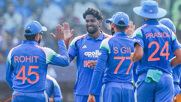1st ODI: ಮಿಚೆಲ್ ಸ್ಫೋಟಕ ಬ್ಯಾಟಿಂಗ್, ಭಾರತಕ್ಕೆ ಗೆಲ್ಲಲು ಬೃಹತ್ ಗುರಿ ನೀಡಿದ ಕಿವೀಸ್