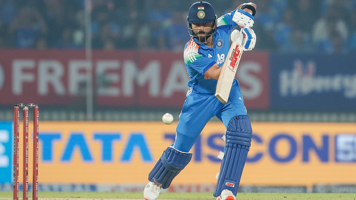 1st ODI: ನ್ಯೂಜಿಲೆಂಡ್ ವಿರುದ್ಧ ಭರ್ಜರಿ ಬ್ಯಾಟಿಂಗ್; ಸಚಿನ್ ತೆಂಡೂಲ್ಕರ್, ಸಂಗಕ್ಕಾರ ದಾಖಲೆ ಮುರಿದ Virat Kohli