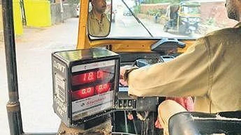 ಬೆಂಗಳೂರಿನಲ್ಲಿ 3.45 ಲಕ್ಷ ಆಟೋ ಓಡಾಟ: ಹೊಸ ದರಕ್ಕೆ ತಕ್ಕಂತೆ ಮೀಟರ್ ಮಾರ್ಪಾಟು ಮಾಡಿಕೊಂಡ ಆಟೋಗಳು ಎಷ್ಟು ಗೊತ್ತಾ?