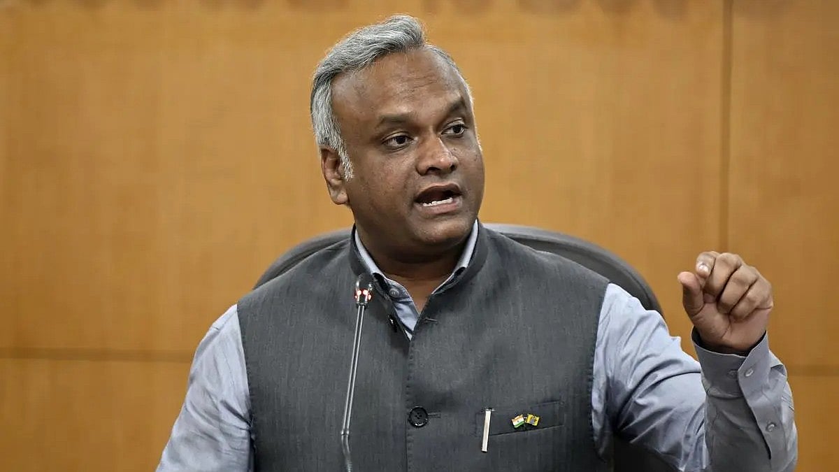 ಸಂಘದಿಂದ ಎರವಲು ಪಡೆದ Ai ಬಳಸುವುದಕ್ಕಿಂತ Oi ಬಳಸಿದರೆ BJP ಕೇಸರಲ್ಲಿ ಮುಳುಗುವುದರಿಂದ ಬಚಾವಾಗಬಹುದು: JDS ಕುರಿತು ಪ್ರಿಯಾಂಕ್ ಖರ್ಗೆ ವ್ಯಂಗ್ಯ