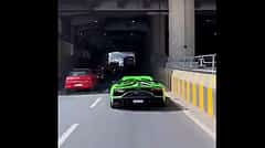 ಬೆಂಗಳೂರಲ್ಲಿ Lamborghini ಕಾರಿನ ಹುಚ್ಚಾಟ: ನಡುರಸ್ತೆಯಲ್ಲೇ ರೇಸ್; ಡರ್ರ್..‌ಡರ್ರ್.. ಶಬ್ಧಕ್ಕೆ ಬೆಚ್ಚಿಬಿದ್ದ ಜನ!