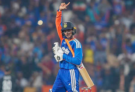 T20 World Cup 2026: ಭಾರತ vs ಪಾಕಿಸ್ತಾನ ಕಾದಾಟಕ್ಕೆ ದಿನಗಣನೆ; ಸ್ಫೋಟಕ ಬ್ಯಾಟರ್ ಅಭಿಷೇಕ್ ಶರ್ಮಾ ಆಡುವುದು ಡೌಟ್? 