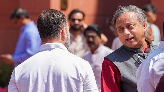 ರಾಹುಲ್ ಗಾಂಧಿ ವಿರುದ್ಧ ಅಸಮಾಧಾನ: ಕಾಂಗ್ರೆಸ್ ಪಕ್ಷದ ಚುನಾವಣಾ ಸಭೆಗೆ ಶಶಿ ತರೂರ್ ಗೈರು?
