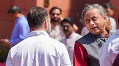 ರಾಹುಲ್ ಗಾಂಧಿ ವಿರುದ್ಧ ಅಸಮಾಧಾನ: ಕಾಂಗ್ರೆಸ್ ಪಕ್ಷದ ಚುನಾವಣಾ ಸಭೆಗೆ ಶಶಿ ತರೂರ್ ಗೈರು?