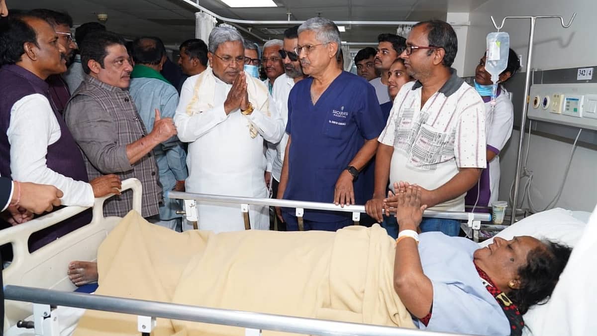 ಹುಬ್ಬಳ್ಳಿ: ಕಟೌಟ್ ಬಿದ್ದು ಮೂವರಿಗೆ ಗಾಯ; ಗಾಯಾಳುಗಳ ಆರೋಗ್ಯ ವಿಚಾರಿಸಿದ ಸಿಎಂ; ಅಗತ್ಯ ನೆರವಿನ ಭರವಸೆ